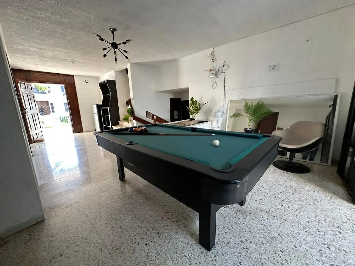 ميريدا Suitable Accommodation For 6 People المكسيك