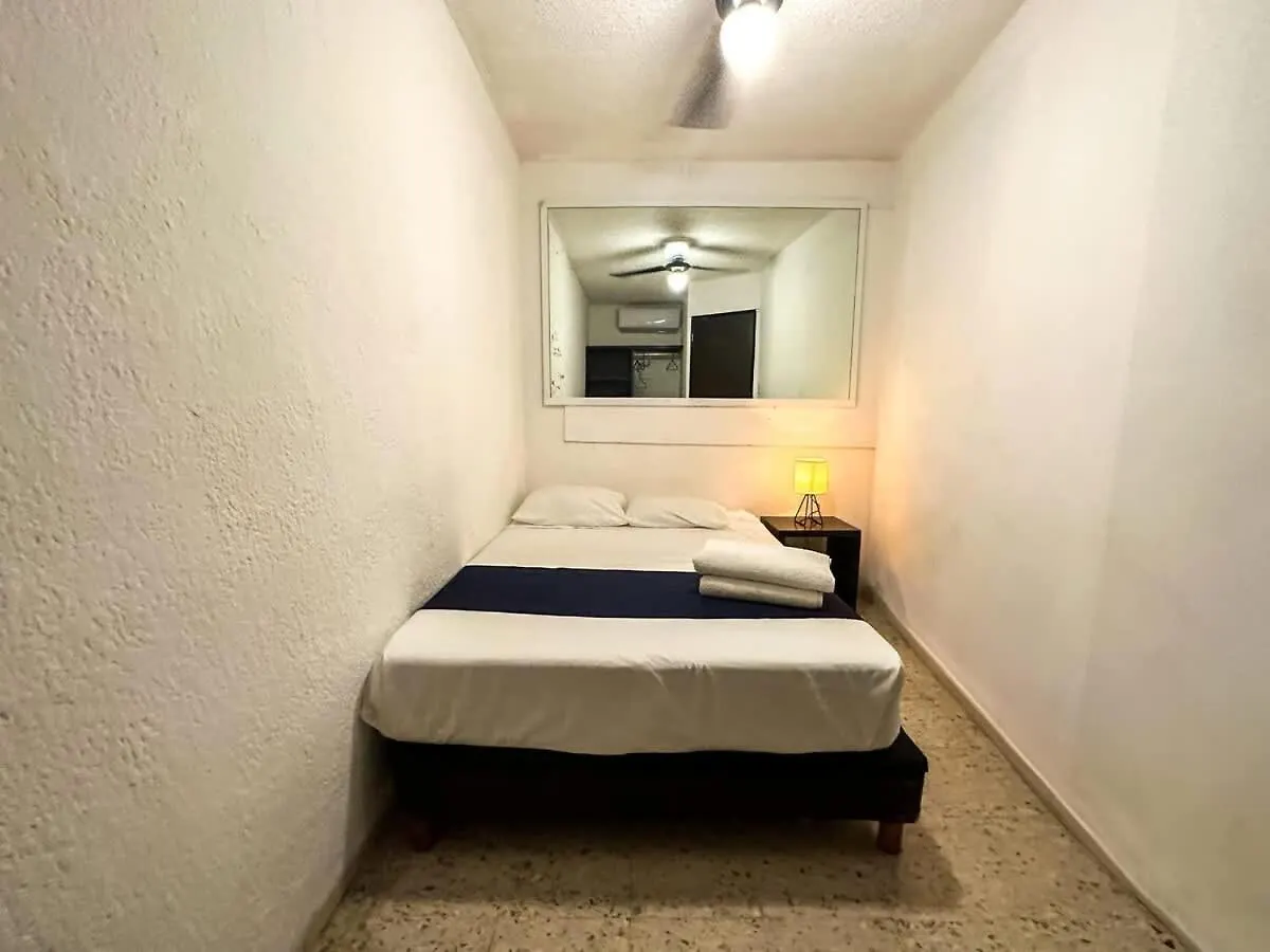 ميريدا Suitable Accommodation For 6 People المكسيك